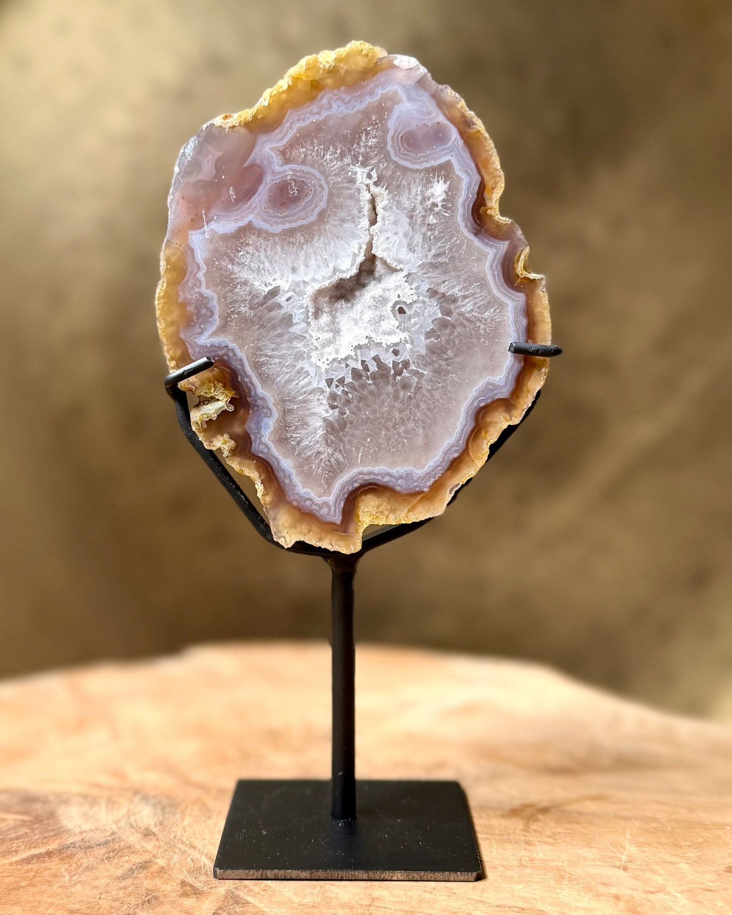 Agaat geode op standaard