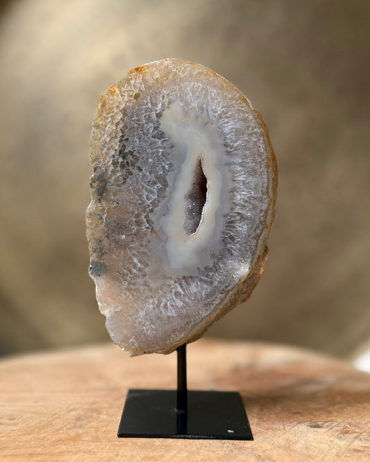 Agaat geode op standaard