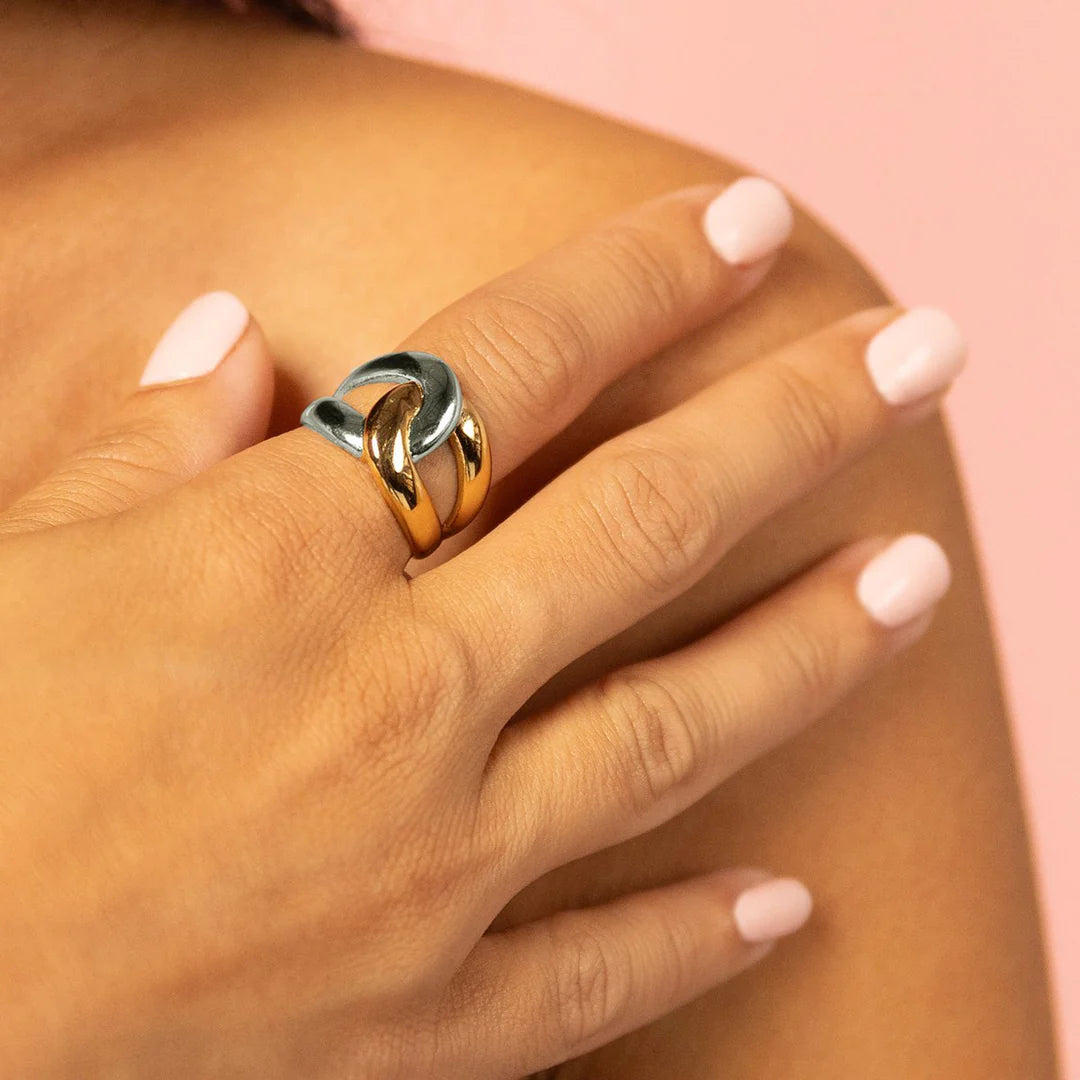 Bicolor ring