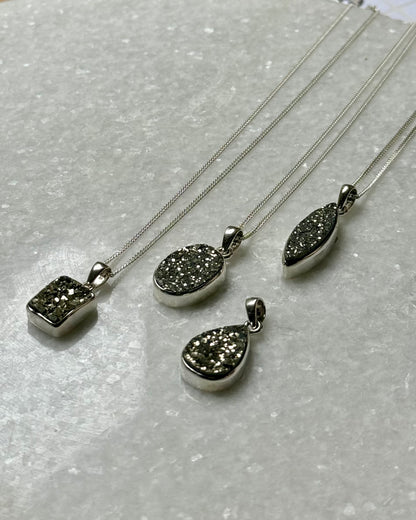 Zilveren hanger druzy Pyriet