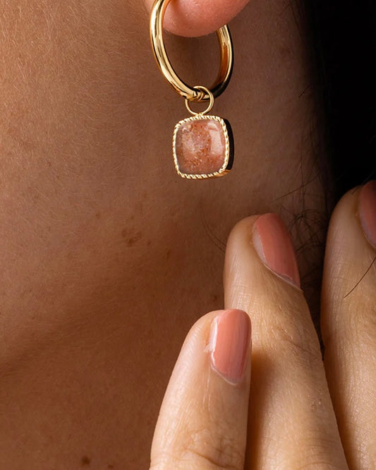 Aardbeienkwarts oorbellen vierkante hangers