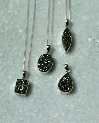 Zilveren hanger druzy Pyriet