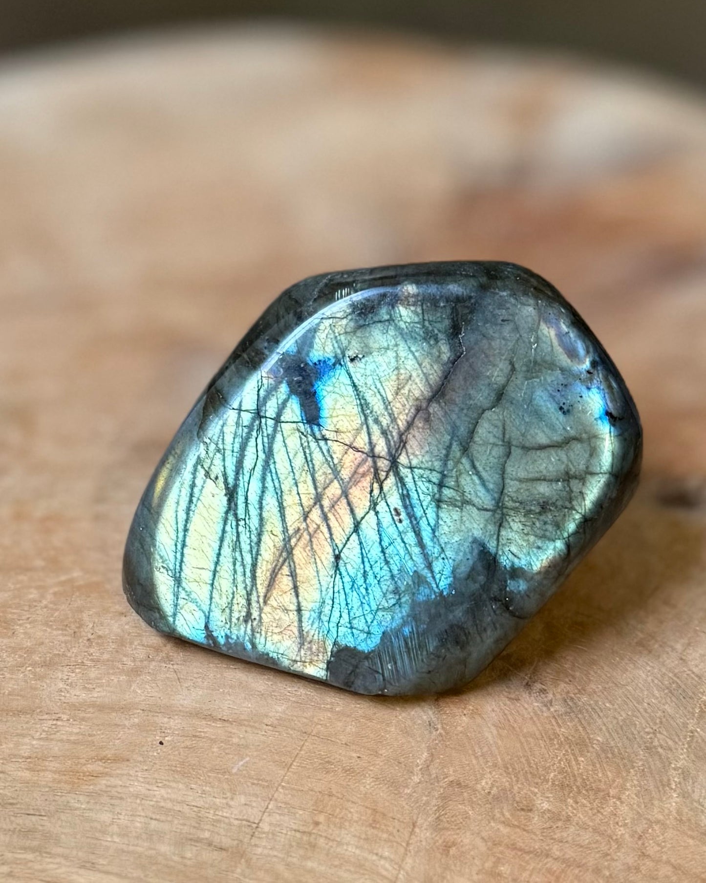 Labradoriet freeform