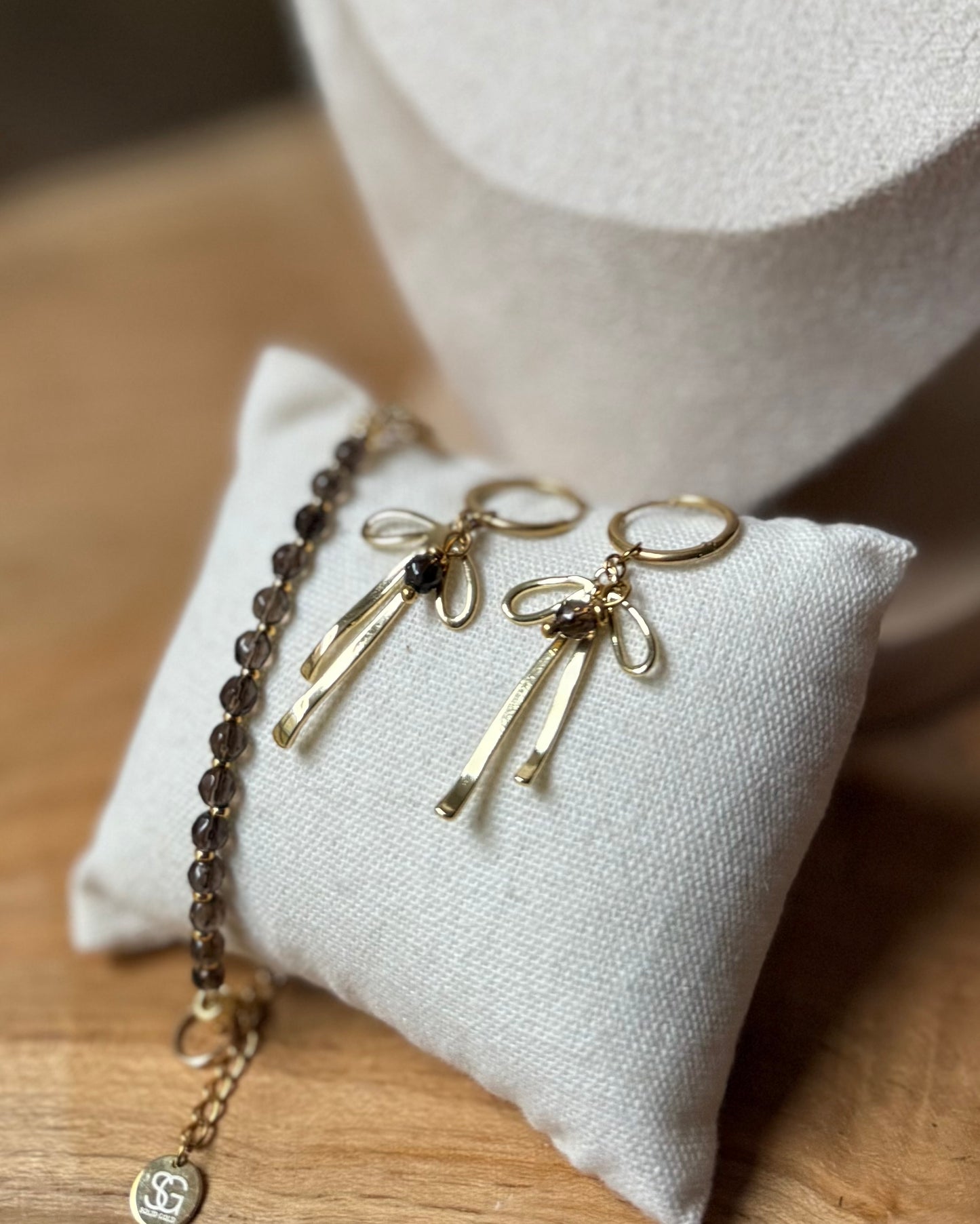 Bow Oorbellen Rookkwarts