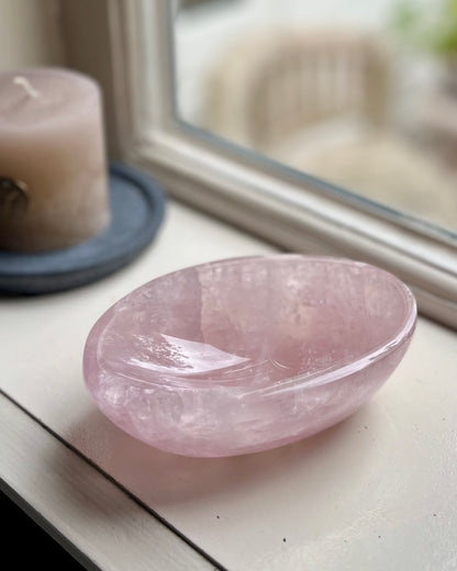 Rose quartz bowl