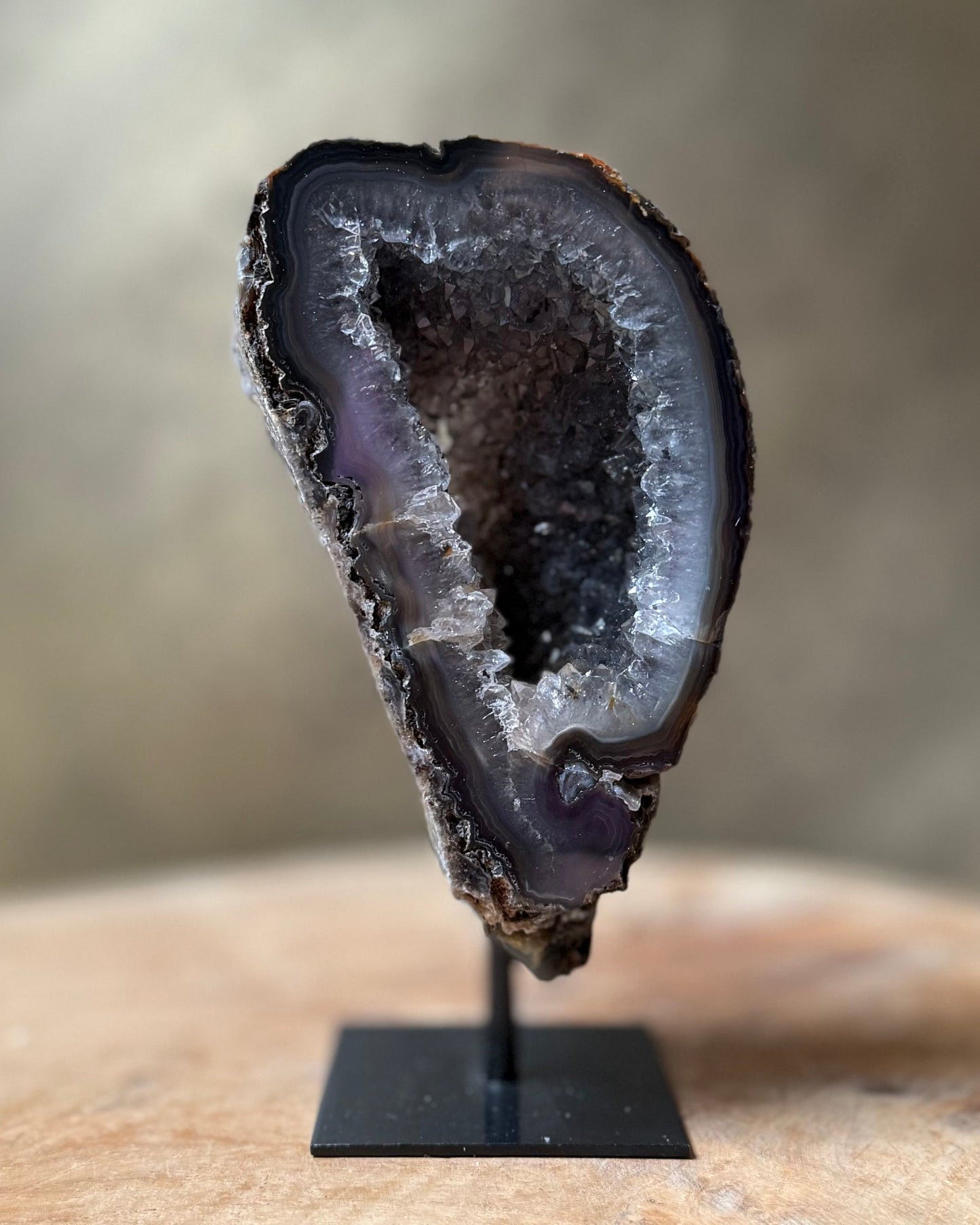 Agaat geode op standaard