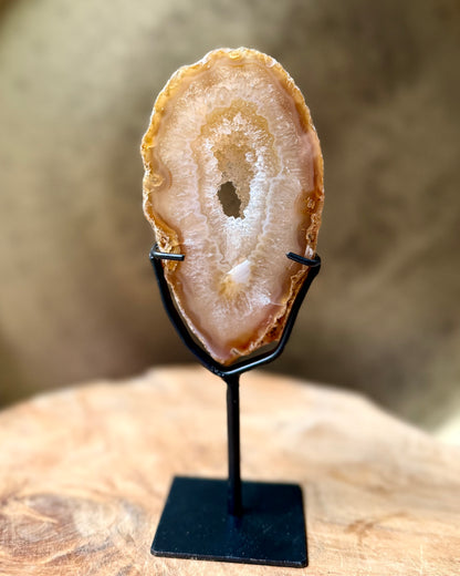 Agaat geode op standaard