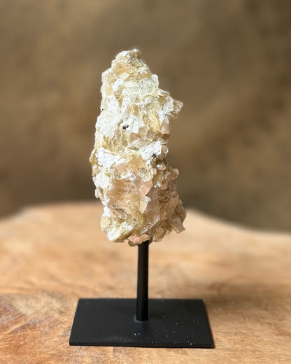 Gouden Mica op standaard
