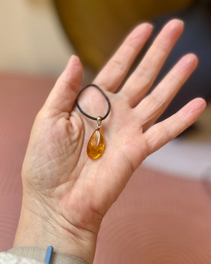 Amber pendant A quality