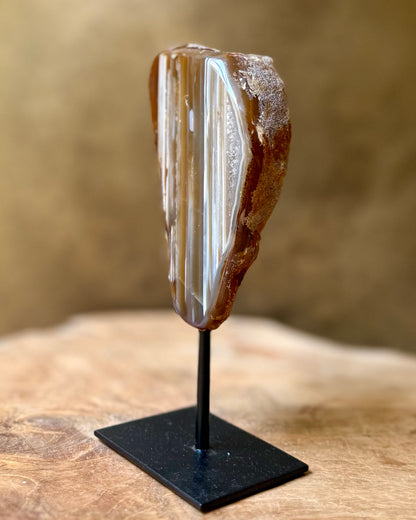 Agaat geode op standaard