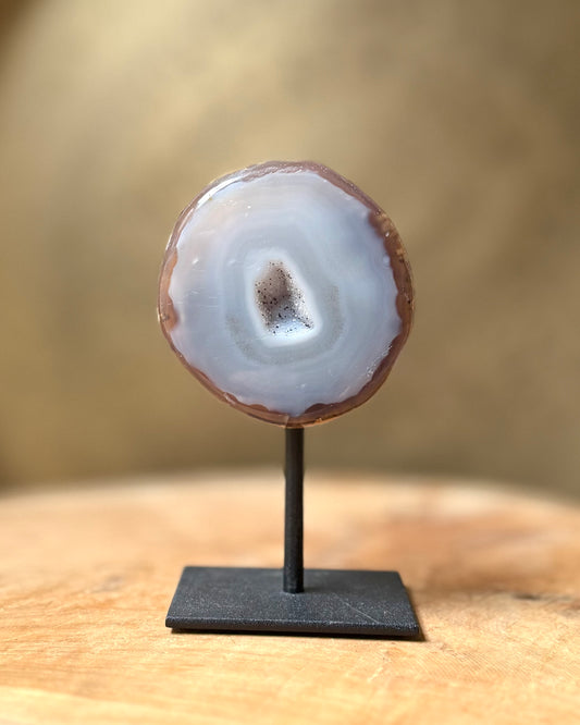 Agaat geode op standaard