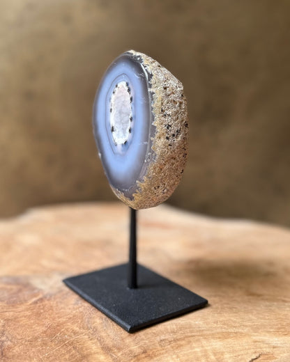 Agaat geode op standaard