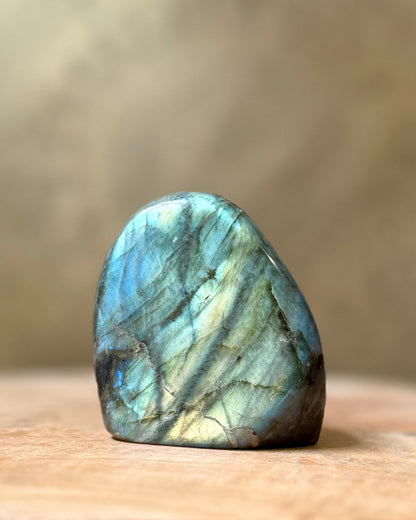 Labradoriet freeform