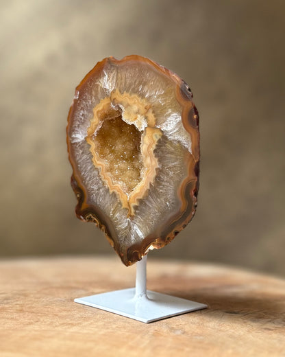 Agaat geode op standaard