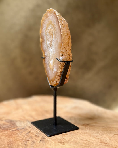 Agaat geode op standaard
