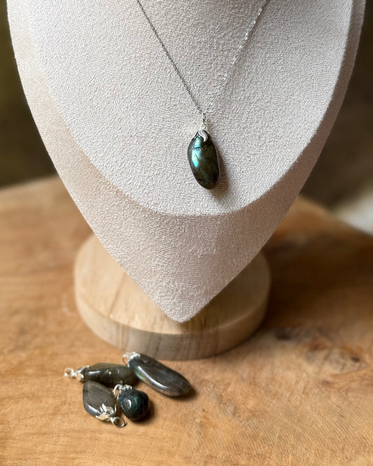 Labradorite pendant