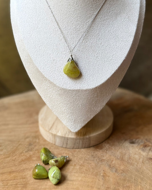 Edelsteenhanger Groene Opaal